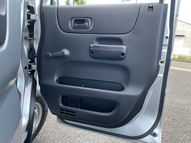 契約書のやり取りはメールやFAXのみでも可能です。TELにて現車を確認しながらのご説明や、気になる箇所の写メ送信等もご対応できますので、お気軽にお申し付けください。
