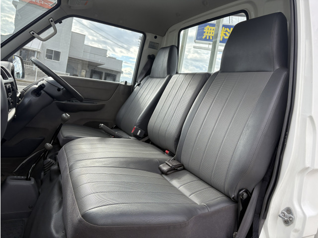 1800cc 0.85t 4WD 平ボディ ワイドロー パワーウインドウ ガソリン 走行18000K 3人乗り 5速 5MT 積載850Kg 内外装仕上げ済み