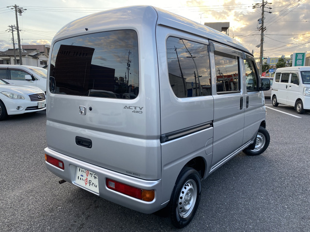 外装仕上げ、磨き、破水仕上げ、内装クリーニング致します。専門の担当者がしっかり仕上げ、納車させて頂きます。
