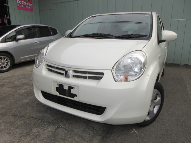 パッソ(トヨタ) 1.0 X クツロギ　二年車検整備付き支払総額48万円 中古車画像