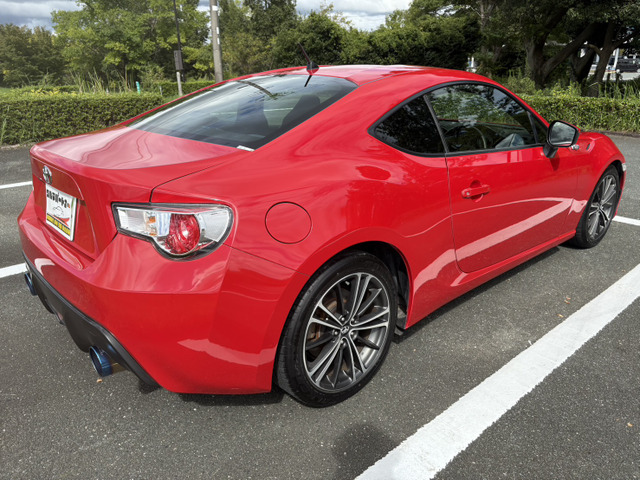 中古車となりますので、在庫車輛につきましては、基本的にご来店頂き現車確認をお願い致します。ご遠方等でご来店が厳しい場合には、オンライン商談(ビデオ通話)も可能です!
