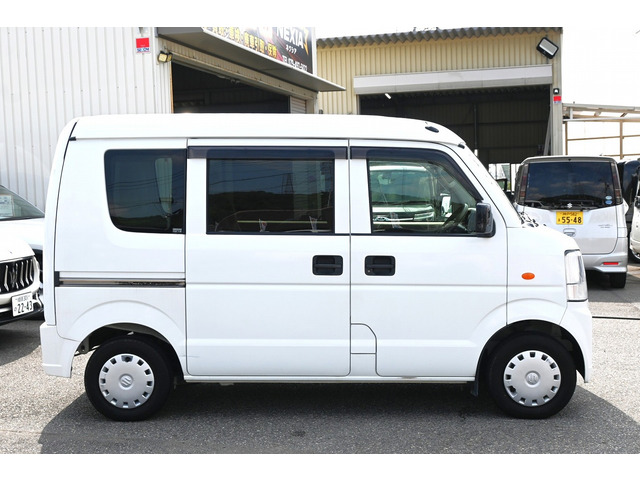 ☆★国家資格整備士在籍☆★ 整備のプロが常駐し、納車前点検からアフターフォローまで万全の体制を整えております!お車に関するお悩みや疑問点などがあれば、専門知識を持ったスタッフが丁寧にお答えします♪