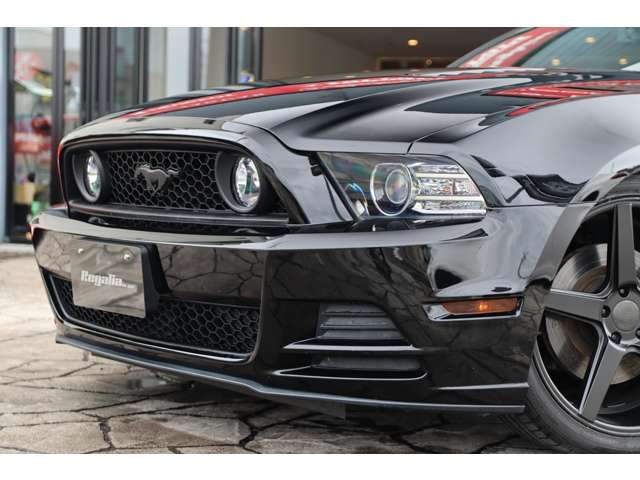 5.0L モデル でございます。保管場所が別場所ですので、ご来店いただく際はご予約をお願いいたします。