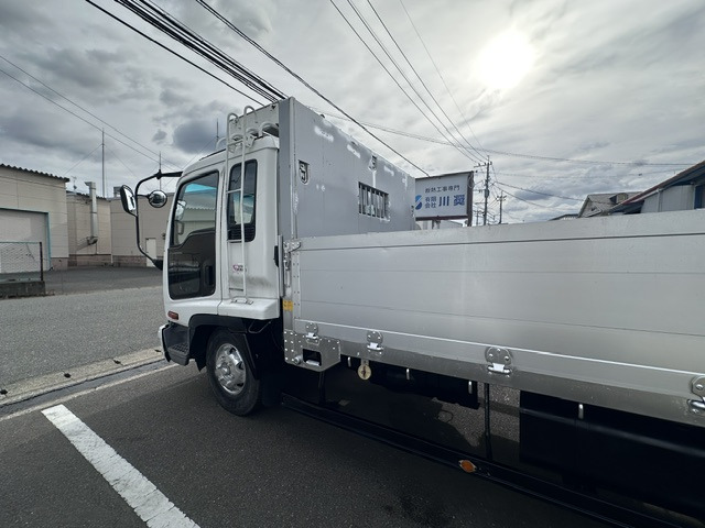 �אڎ��А����H�ꊮ��!!���S��3�J��3000km�̖����ۏ؂����t�����Ă���܂�!!