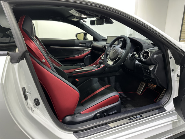 FinalEdition��p�C���e���A�J���[(�u���b�N&�t���A���b�h)�ɃJ�[�{���I�[�i�����g�p�l��(�O���[�u�{�b�N�X/�p���[�E�C���h�D�X�C�b�`�x�[�X)��FinalEdition�l�[���v���[�g�𑕔��B