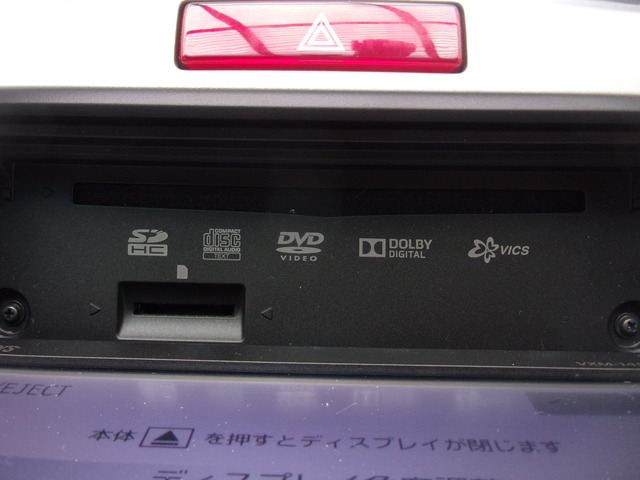 CD,DVD,SDカードスロットル