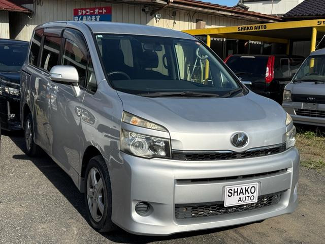 ヴォクシー（トヨタ）2.0 X 4WD　ETC アルミ HDD ナビ 4WD 中古車画像