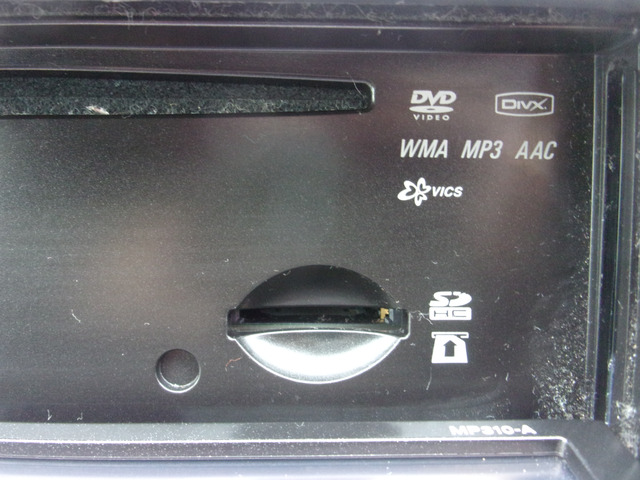 CD,DVD,SD�J�[�h�X���b�g���B
