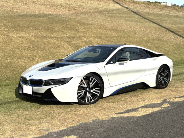 i8(BMW) ベースモデル　ベージュ革/左ハン/上級純正20アルミ 中古車画像
