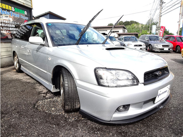 �J�^���O�l280�n�͂𔭐�����EJ20�c�C���^�[�{�ɁA�X�o�������ӂ�AWD�A������5MT�̑g�ݍ��킹
