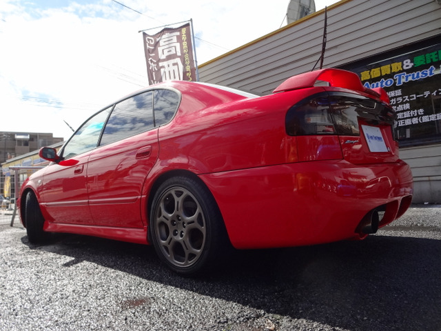���J�^���O�l280�n�͂𔭐�����EJ20�c�C���^�[�{�ɁA�X�o�������ӂ�AWD�A������5MT�̑g�ݍ��킹��