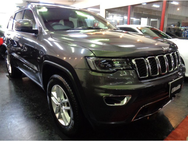 JEEP�O�����h�`�F���L�[������f��LIMITED�O���i�C�g�N���X�^��M�J���[&3.6V6�G���W��8��AT�p�h��S4WD&���v�V�[�g���[�_�[�N���[�YC�������[���f�B�[���[�Ԃ����ɂ��܂���