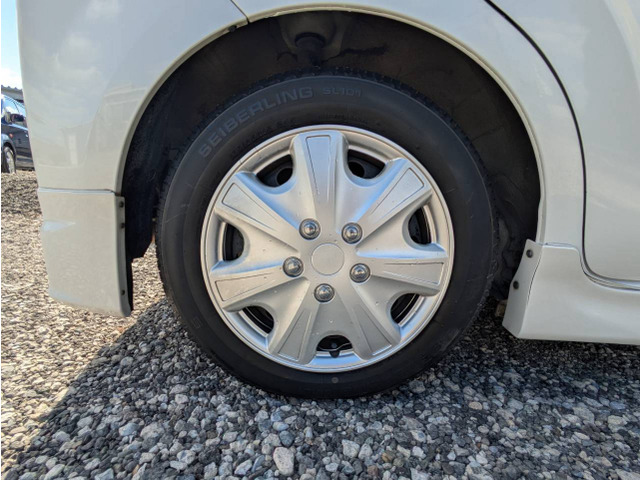 ���A�^�C���̎R�͂������܂����A�t�����g�^�C���͏��Ȃ߂ł��B�^�C�������ɂ�艿�i���قȂ�܂����A�[�ԑO�Ɍ����\�ł��B