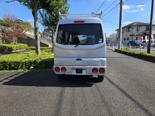 �n�C�}�E���g�����v�t���ł��B(�x�����z17.8���~�E�����Ɍ���E���[�t�L�������E4WD)