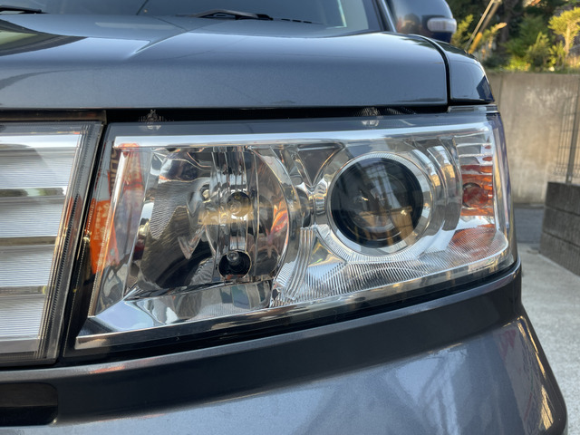 �w�b�h���C�g�͐�p�N�����[�h�������Ă܂��B���Ђ�����Ă��閁�������ł͂����ɉ��΂݂܂��B