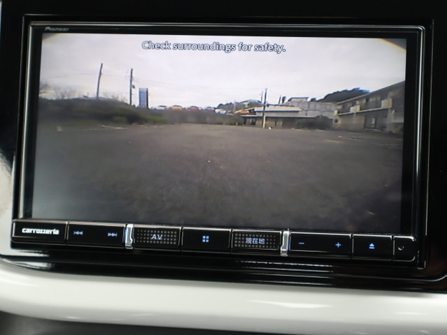 バックビューモニターやドライブレコーダー[ナビ連動タイプ]、音声タイプETC車載器、オートエアコン、レザーステアリング、チルトステアリング機構、運転席シートリフターなどその他、多数装備!!