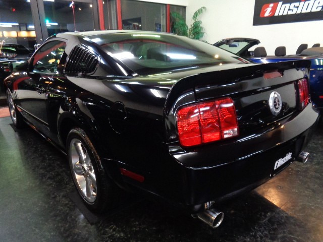 ブラックカラーSHELBYGT500仕様フルエアロ&メッキ18ンチアルミ&ボンエットスクープエアロ&サイドダクトエアロ&サイドウインドシェード&ビレットグリル&COBRAエンブレム他ドレスアップ仕様