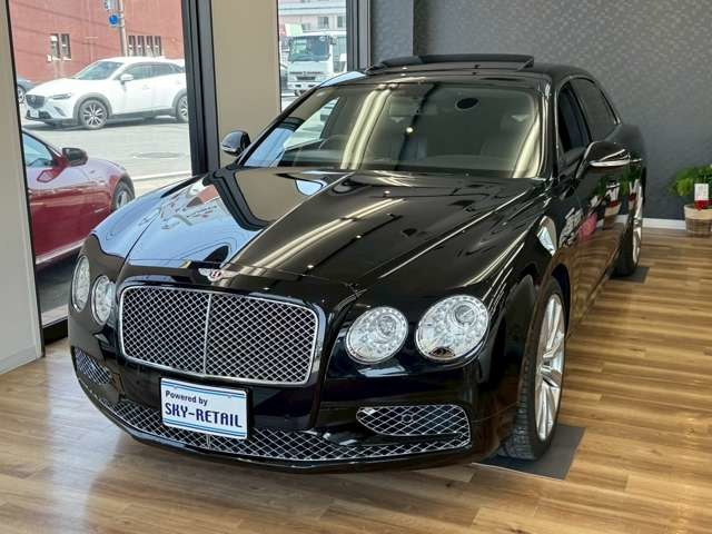 フライングスパー(ベントレー) V8 4WD 中古車画像