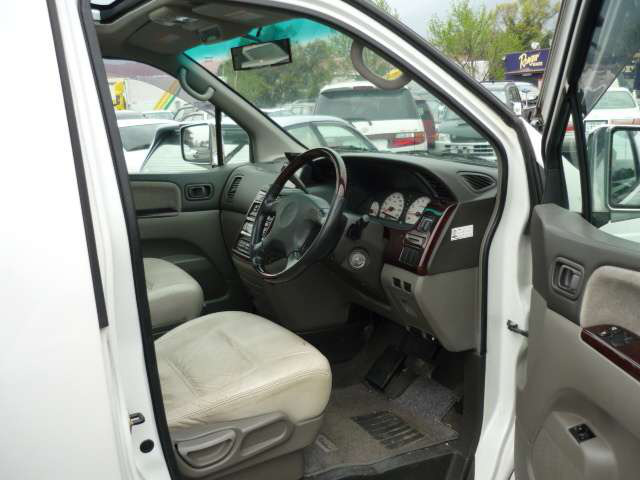 エルグランド3.3 ライダー 4WD