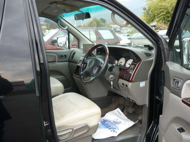 エルグランド3.3 ライダー 4WD