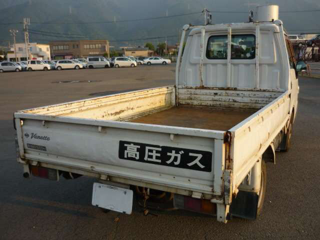 バネットトラック1.8 DX