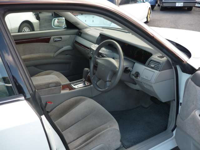 セドリック3.0 300LV