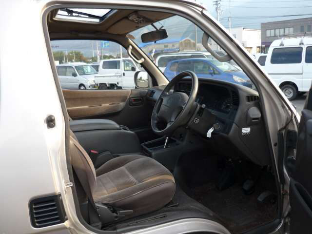 ハイエース3.0 スーパーカスタム トリプルムーンルーフ ディーゼル