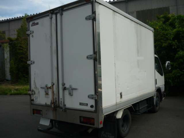 キャンター冷蔵冷凍車