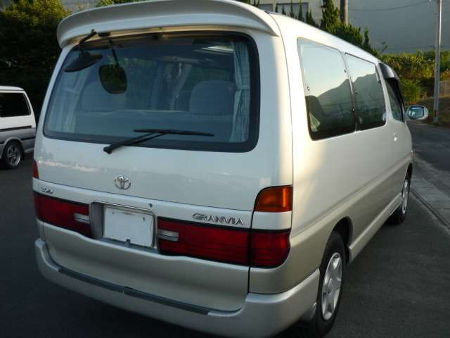 グランビア3.0 Q パールマイカセレクションパッケージ ディーゼル