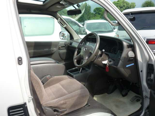 ハイエース3.0 スーパーカスタムG トリプルムーンルーフ ディーゼル