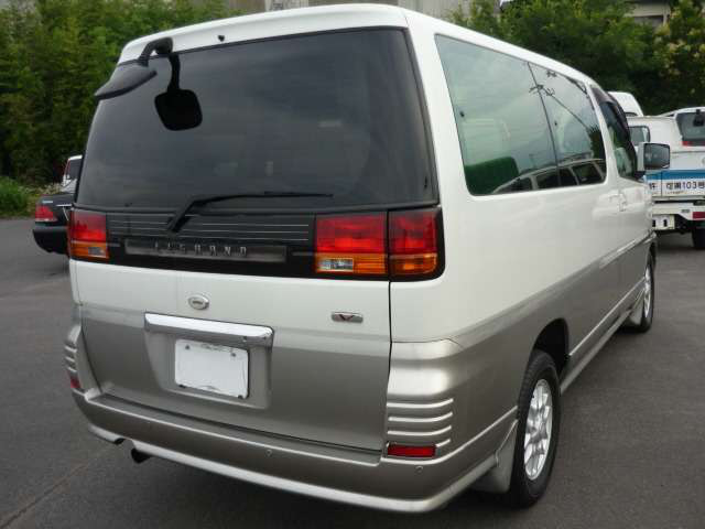 エルグランド3.0 V ラウンジパッケージ ディーゼル