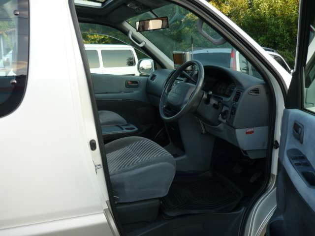 グランビア3.0 Q パールマイカセレクションパッケージ ディーゼル