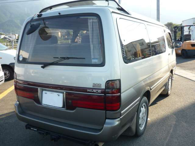 ハイエース3.0 スーパーカスタムリミテッド ミドルルーフ ディーゼル