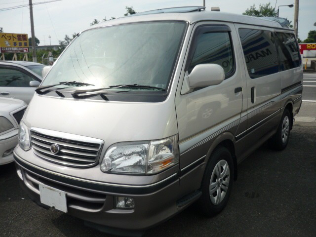 ハイエース3.0 スーパーカスタムG トリプルムーンルーフ ディーゼル