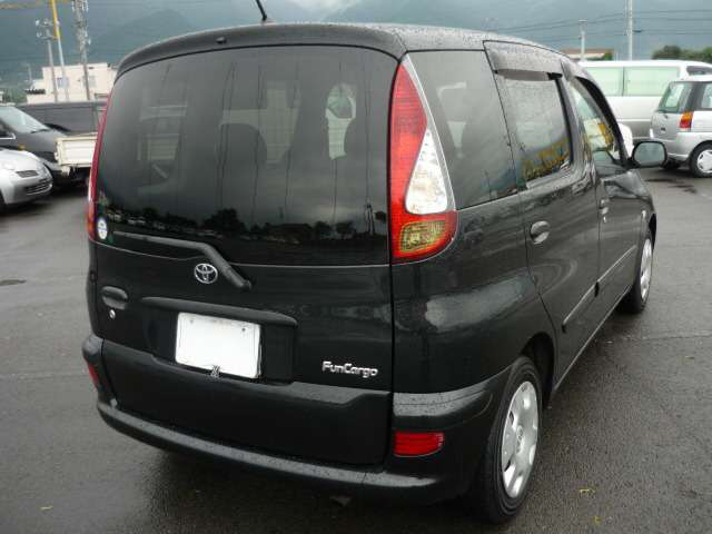 ファンカーゴ1.3 X ペアベンチバージョン