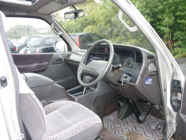 ハイエース2.4 スーパーカスタム トリプルムーンルーフ