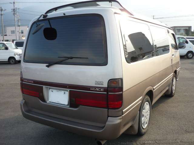 ハイエース3.0 スーパーカスタム トリプルムーンルーフ ディーゼル