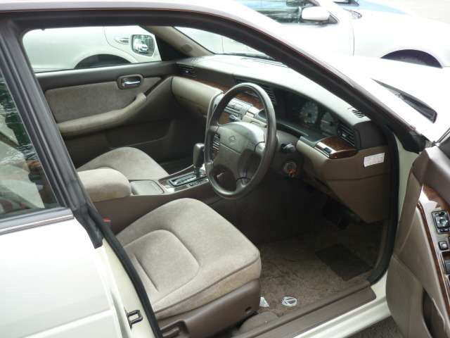 ローレル2.5 25メダリスト NAVIエディション