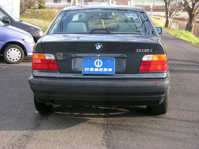 3シリーズセダン318i