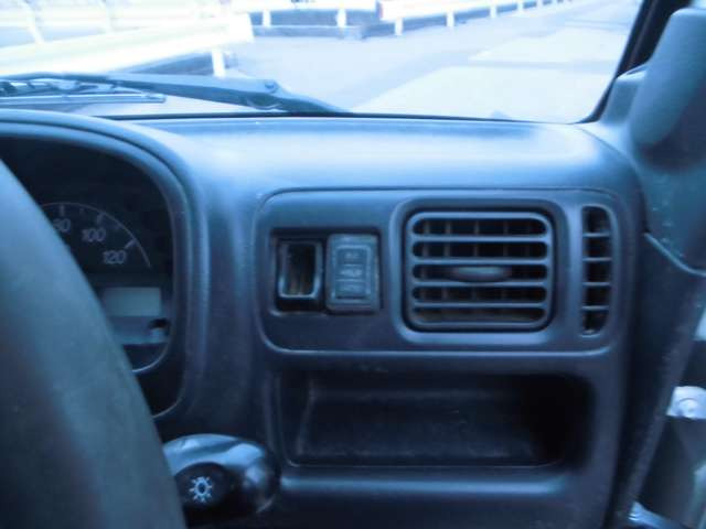 �ȒP�_���v�X�C�b�`�B