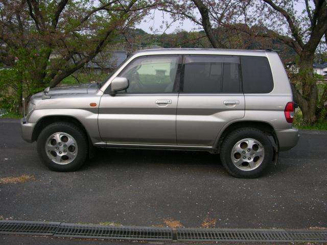 パジェロイオ2.0 ZR 4WD