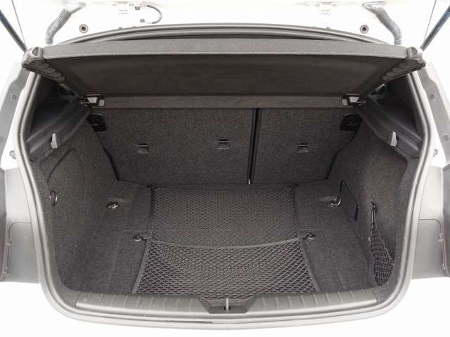 ���Ђ̓h�A�̃q���W����/�e�������/�t���A�}�b�g�ȂǁA�ׂ��ȏ����Y��ɃN���[�j���O�v���܂��B�V�Ԃ��낵���Ă̂悤�ȋP������ԗ������q�l�ɂ��[�Ԃ����Ē����܂��B�������̂��q�l�������S���Ă������������܂�