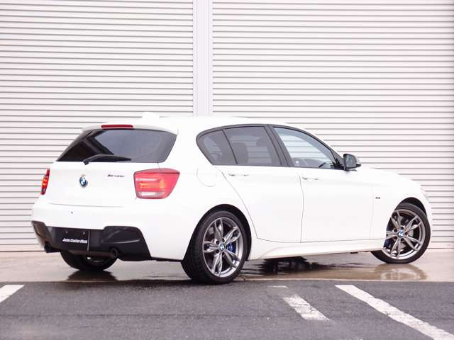 �S���ł��䐔�̏��Ȃ�BMW135I M�X�|�[�c�̓��ɁB����HDD�i�r�Q�[�V�����ɍ��v�V�[�g�A�T�����[�t�t���͑S���ł����䂵���f�ڂ���Ă��炸�A�ߋ��Ԍ��������L�^���S�Ďc���Ă���܂�