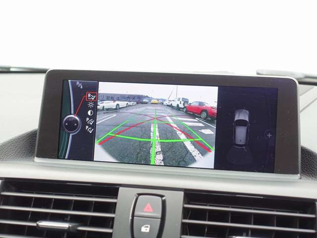 ����̊m�F�ɂ́A���S�̍����\�o�b�N�J�������t���Ă���܂��̂ł����S�������܂��B�uR�v�M�A�ɂ������Ύ����ɂĎ����̃i�r��ʂɌ���̉f�����J���[�ŉf��܂��B