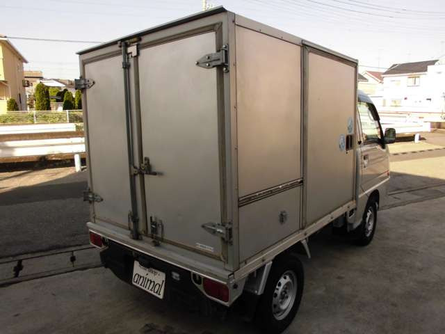 保冷車となります。