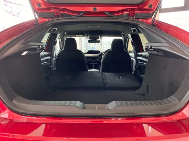 �㕔���Ȃ�܂肽���ނƃ��Q�b�W�X�y�[�X������ɍL����܂���S���t�o�b�O�E�x�r�[�J�[�E�A�E�g�h�A�p�i�Ɨl�X�ȃV�[���Ŋ��􂵂܂���