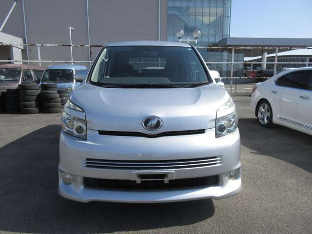 ヴォクシー2.0 ZS 4WD