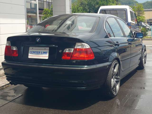 3シリーズセダン320i