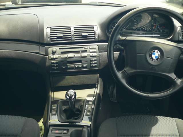 3シリーズセダン320i