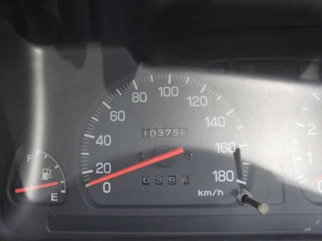 走行距離少な目10.4万キロ。